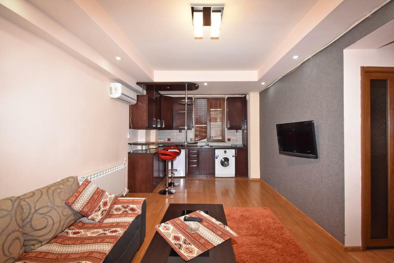 Apartments In Center Of Yerevan,Koghbatsi 1A Street Exterior foto